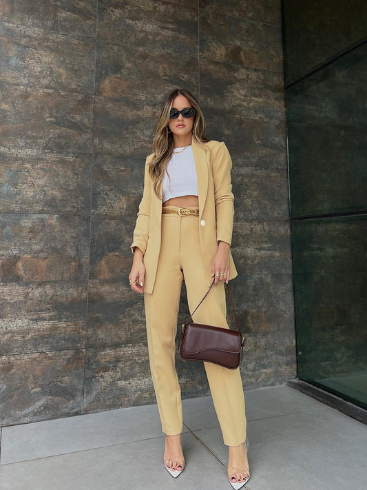 Women's Chic Suit Set - Tailored Blazer & Pants - Beige Elegance