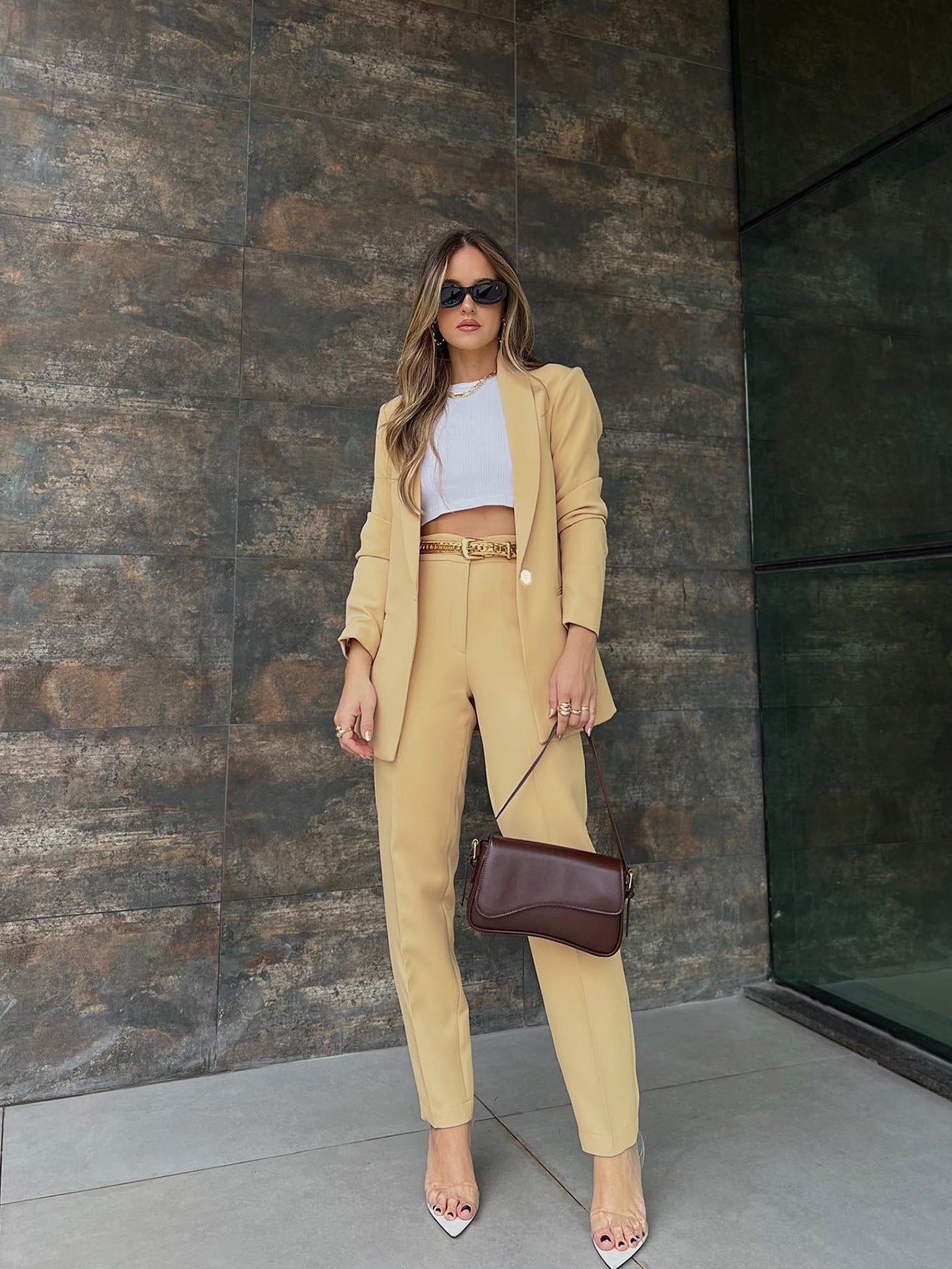 Women's Chic Suit Set - Tailored Blazer & Pants - Beige Elegance