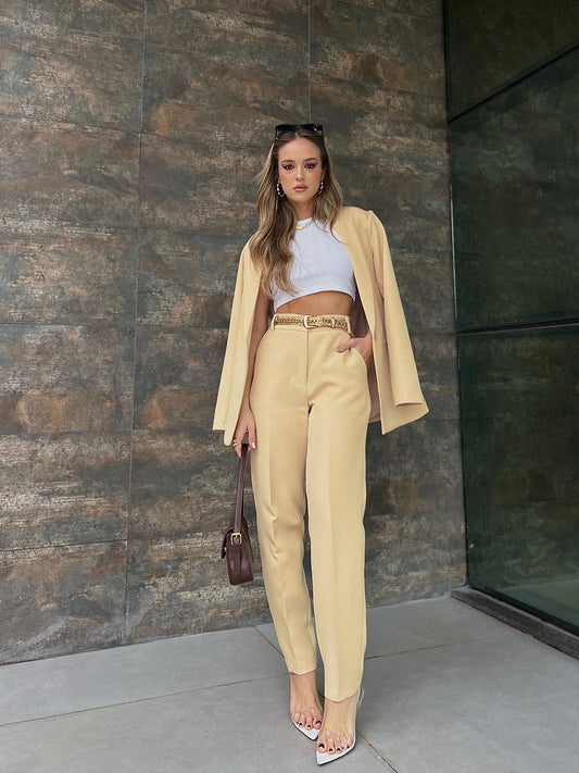Women's Chic Suit Set - Tailored Blazer & Pants - Beige Elegance