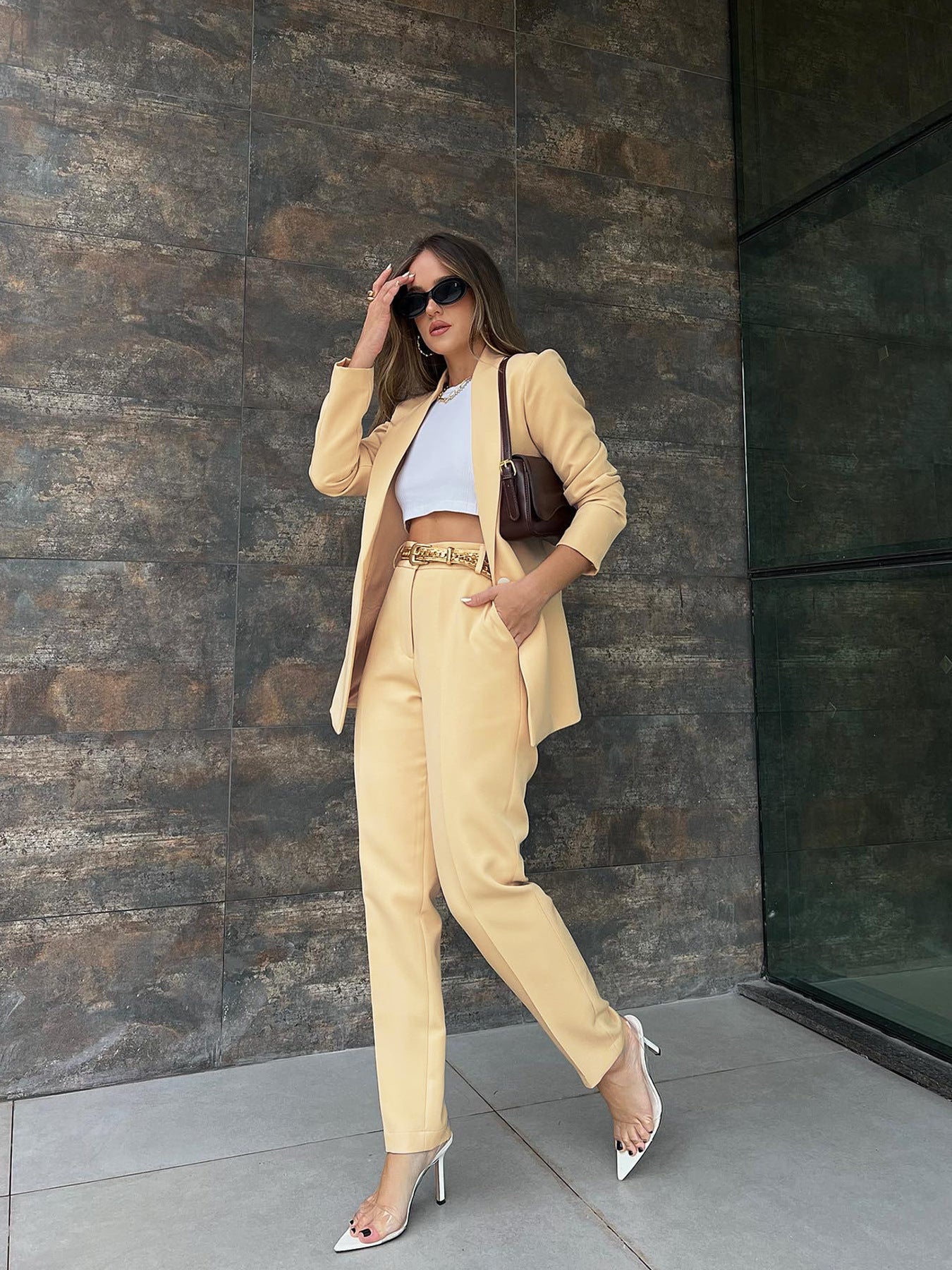 Women's Chic Suit Set - Tailored Blazer & Pants - Beige Elegance